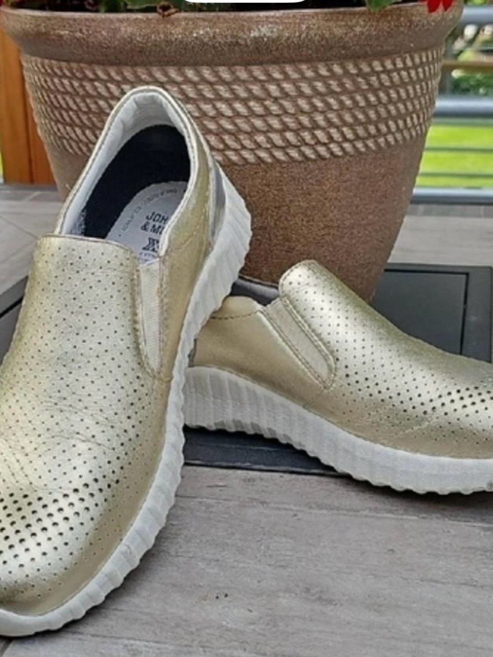 Women's Johnston & Murphy Slip-On Perforated Gold Moccasins Extreme comfort